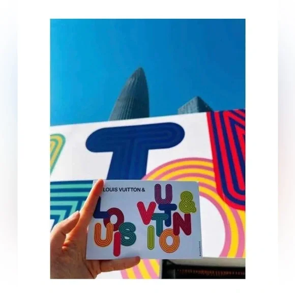 Louis Vuitton Tote - Picture 9 of 9